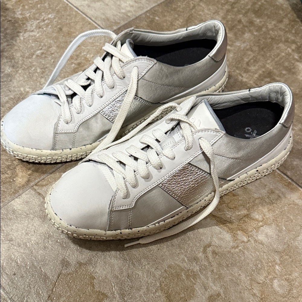 OXS White & Silver Sneakers